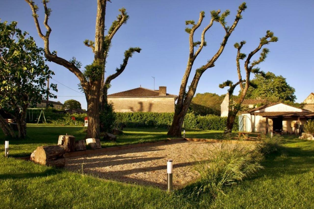 Bed and Breakfast Aux abris des vents d'anges à Les Artigues-de-Lussac Extérieur photo